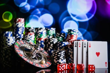 Casino arka plan, zar, poker fişleri ve oyun Masa, rulet tekerleği hareket kartlarına