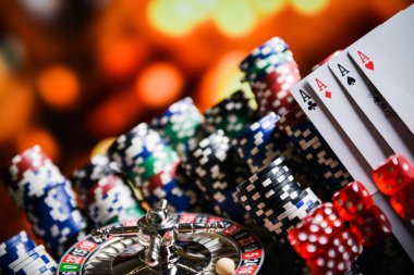  Casino arka plan, zar, poker fişleri ve oyun Masa, rulet tekerleği hareket kartlarına