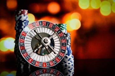  Casino arka plan, rulet tekerleği hareket oyun masada poker fişleri