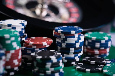  Casino arka plan, rulet tekerleği hareket oyun masada poker fişleri
