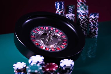  Casino arka plan, rulet tekerleği hareket oyun masada poker fişleri