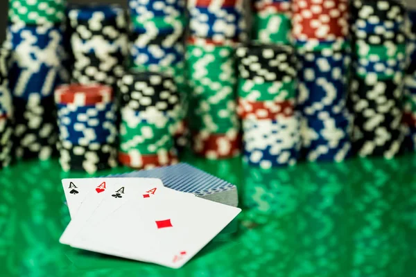 Renkli Oyun Poker Yongaları Yakın — Stok fotoğraf