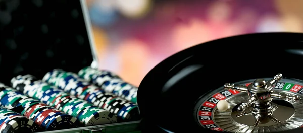 Casino Arka Plan Rulet Tekerleği Hareket Oyun Masada Poker Fişleri — Stok fotoğraf