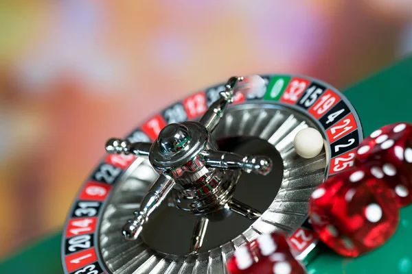 Casino Background Roulette Wheel Motion Dice Cubes — Stock Photo, Image