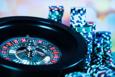  Casino arka plan, rulet tekerleği hareket oyun masada poker fişleri