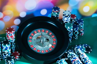 Casino arka plan, rulet tekerleği hareket oyun masada poker fişleri
