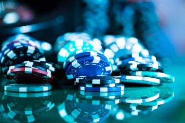 Renkli oyun poker yongaları yakın