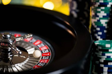  Casino arka plan, rulet tekerleği hareket oyun masada poker fişleri