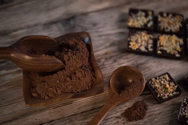 Delicioso Chocolate Aromático Sobre Fondo Madera — Foto de Stock