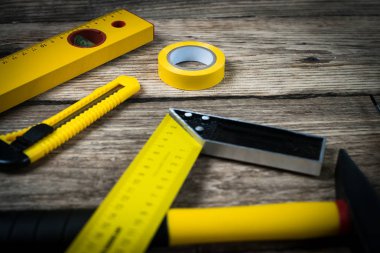 Sarı tamir ve inşaat için araçlar kümesi