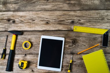 Sarı tamir ve inşaat için araçlar kümesi