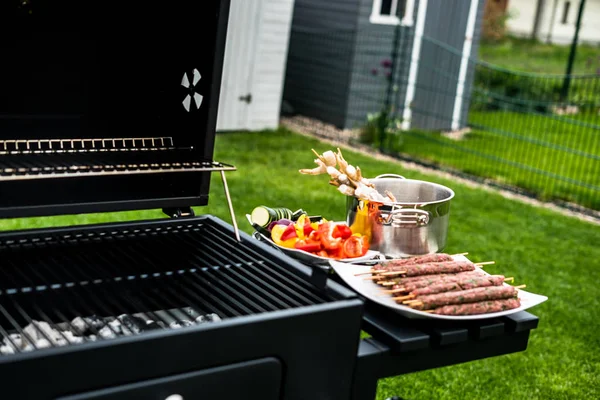 Aptit Retande Räkor Och Kött Med Grönsaker Matlagning Grillen — Stockfoto