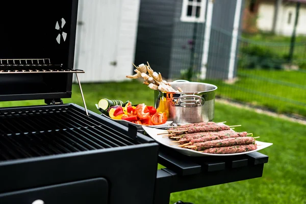 Aptit Retande Räkor Och Kött Med Grönsaker Matlagning Grillen — Stockfoto