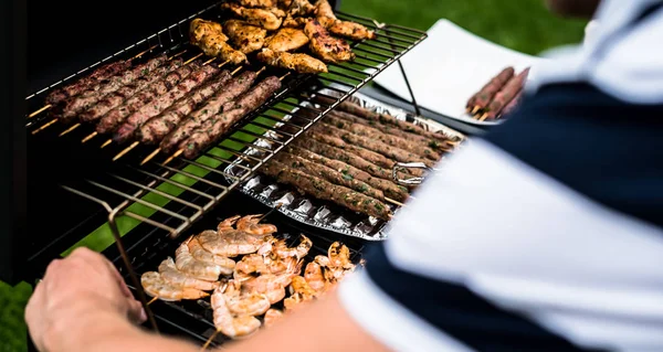 Aptit Retande Räkor Och Kött Med Grönsaker Matlagning Grillen — Stockfoto