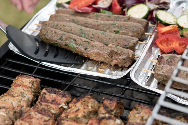 Carne Apetitosa Com Legumes Frescos — Fotografia de Stock