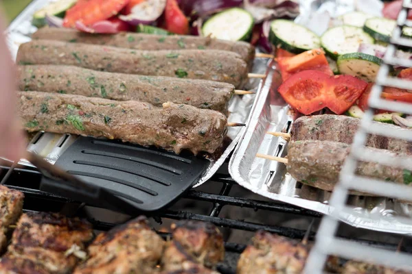 Carne Apetitosa Com Legumes Frescos — Fotografia de Stock