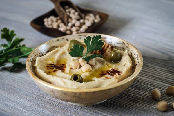 Hummus Con Garbanzos Frescos Perejil Salsa Tradicional Levantina — Foto de Stock