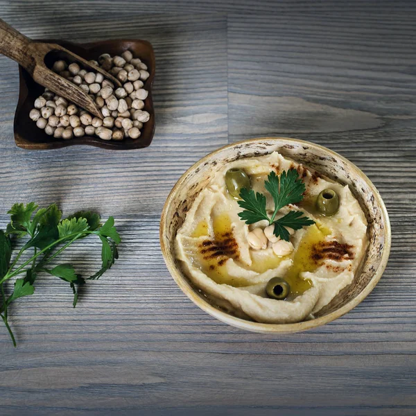 Hummus Con Garbanzos Frescos Perejil Salsa Tradicional Levantina — Foto de Stock