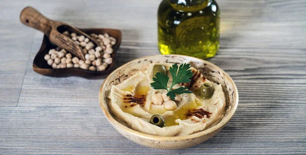 Hummus Dengan Chickpeas Segar Dan Peterseli Tradisional Levantine Dip — Stok Foto