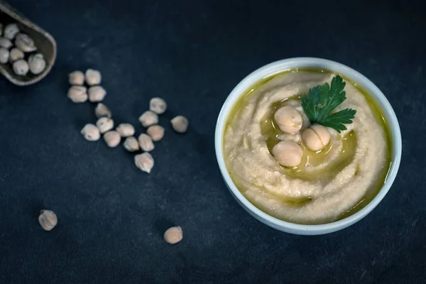 Hummus Con Garbanzos Frescos Tazón Salsa Levantina Tradicional —  Fotos de Stock