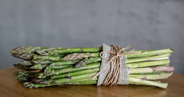 Healthy Fresh Green Asparagus Wooden Background — Stock Photo, Image