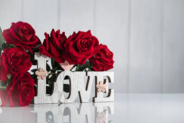 Beautiful Flowers Wooden Love Lettering Love Concept — Stock Photo, Image