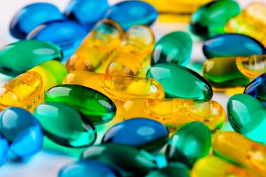 Renkli hap tedavisi için yakın çekim.