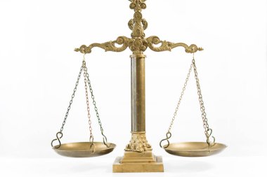 Bulanık arka planda izole edilmiş Themis ölçekleri