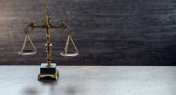 Шкала, изолированные на размытом фоне
