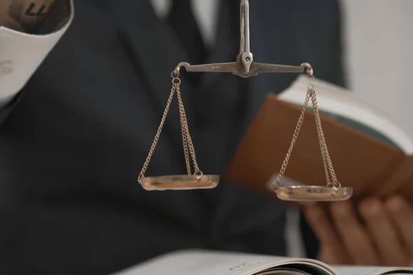 Rechter Zittend Aan Houten Tafel Werkend Functie — Stockfoto