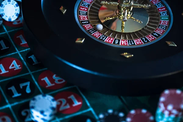 Poker Chips Con Ruleta Concepto Juegos Azar — Foto de Stock