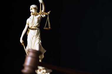 Hukuk ve Adalet, Kör Tanrıça Themis 'in Heykeli.