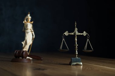 Hukuk ve Adalet, Kör Tanrıça Themis 'in Heykeli.