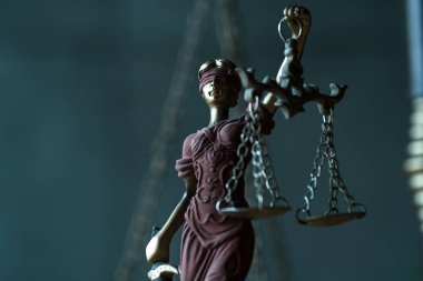 Hukuk ve Adalet, Kör Tanrıça Themis 'in Heykeli.