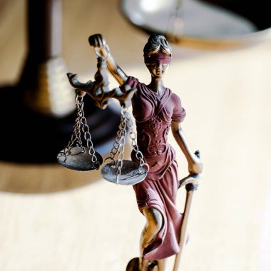 Hukuk ve Adalet, Kör Tanrıça Themis 'in Heykeli.