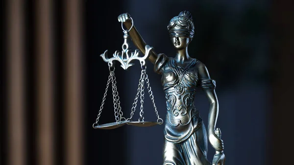 Право Справедливість Статуя Сліпої Богині Теміс — стокове фото