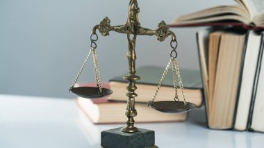 Denge terazisi, ağırlık dengesi. Hukuk ve adalet kavramı