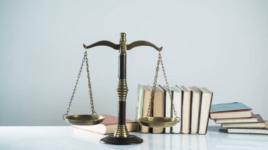 Denge terazisi, ağırlık dengesi. Hukuk ve adalet kavramı
