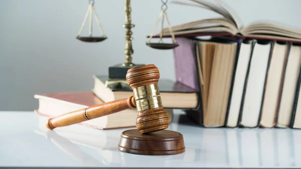 Prawo Sprawiedliwość Koncepcja Legalności Zbliżenie Młotka Sędziego — Zdjęcie stockowe