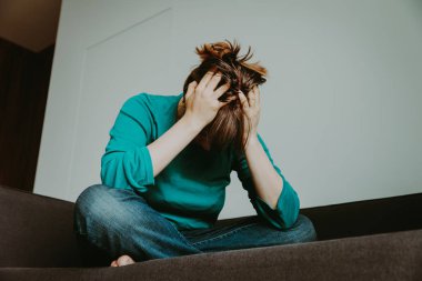 stresli kadın, umutsuzluk ve depresyon