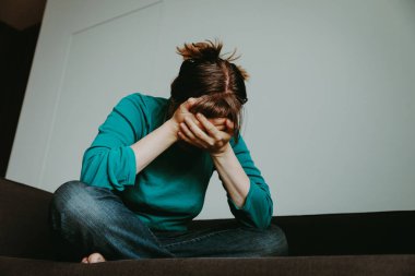 stresli kadın, umutsuzluk ve depresyon