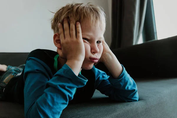 Ledsna barn, stress och depression — Stockfoto