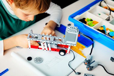 Çocuk robot Robotik teknoloji okul ders oluşturma
