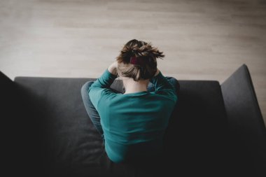 üzgün kadın, umutsuzluk ve depresyon, keder vurguladı