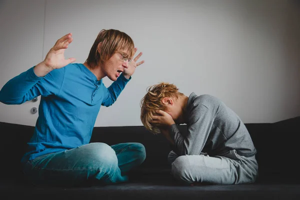 father and son conflict, agression, abuse, misunderstanding