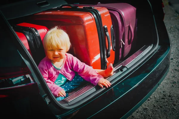 Family car travel - cute little baby and suitcases packed — Stock Photo, Image