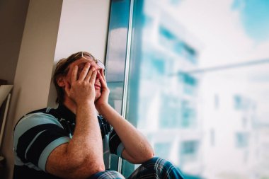 Erkek depresyonu, evde kalma, stres ve dışavurum, zihinsel zorluk