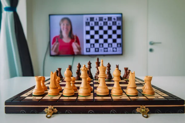 online chess lesson, remote learning, distance class