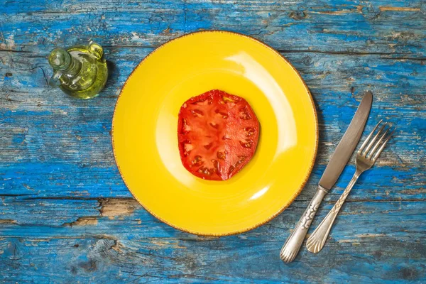 Plasterek Pomidora Ekstra Jakość Żółte Płytki Ceramiczne Oliwy Oliwek Jar — Zdjęcie stockowe