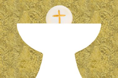 İlk kutsal komünyon davetiye kartı. Metinden metne kopya alanı ile altın kağıt arka plan üzerinde beyaz kadeh ve güvercinler.